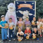 Zdjecie-grupowe-Mroweczek-z-Zajaczkiem