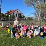 dzieci-z-koszyczkami