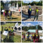 Dzieci przy miniaturach zabytków