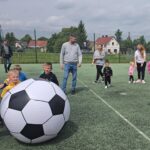 Gra-w-pilke-nozna-mega-pilka-XXL