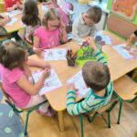 Motylki kolorują laurki