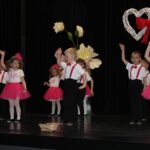 Mrówki podczas śpiewania piosenki