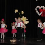 Mrówki śpiewają piosenkę Torcik dla Rodziców