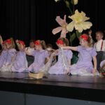 Pszczółki tańczą dla swoich rodziców