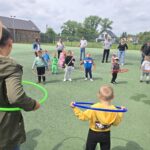 Rodzinne-krecenie-hula-hop