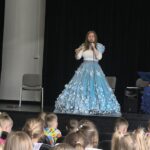 Szklany pantofelek zgubiony przez Kopciuszka