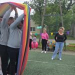 Tatusiowe-w-wyscigu-z-kolorowymi-szarfami