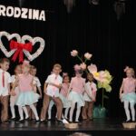 oogie boogie w wykonaniu chłopców i dziewczynek