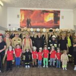 Wspolne-zdjecie-w-remizie-strazackiej