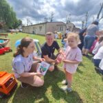 wręczenie prezentów dla rodziców