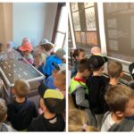 Dzieci oglądają wystawę