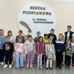 dzieci z oddziału Stokrotki i III klasa