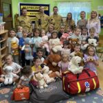 Zdjęcie grupowe z ratownikami