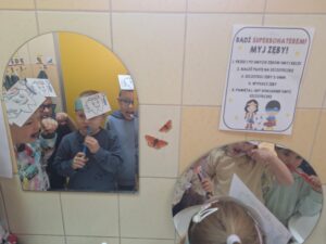 zdrowy uśmiech mamy