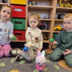 kolorowa piłka- zabawa dydaktyczna