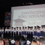 Dzieci recytują wiersz i spiewają piosenkę