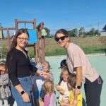 poczęstunek od dzieci ze szkoły