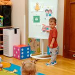 Mrówki przy tablicy tematycznej