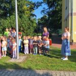 Przedszkolaki podczas ewakuacji