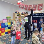 Zabawa-z-policjantem-zielone-swiatlo