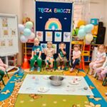 zdjęcie grupowe dzieci podczas Tęczy Emocji