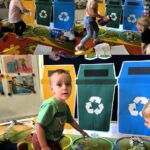 Żuczki poznały kolory pojemnikóe do segregsccji śmieci
