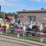 dzieci-szukaja-znakow