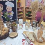 Dekoracje stołu, chleb ziarno, mąki, młyn itd.