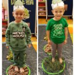 Dzieci-pokonuja-sciezke-sensoryczna