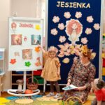 Dzieci-rozwiazuja-zagadki-Jesienki