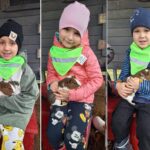 Dzieci ze świnką morską