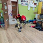 strażacy pokazują sprzęt