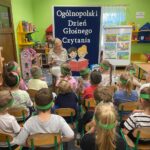 Katechetka-czyta-wiersz