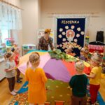 Zabawy-z-chusta-animacyjna