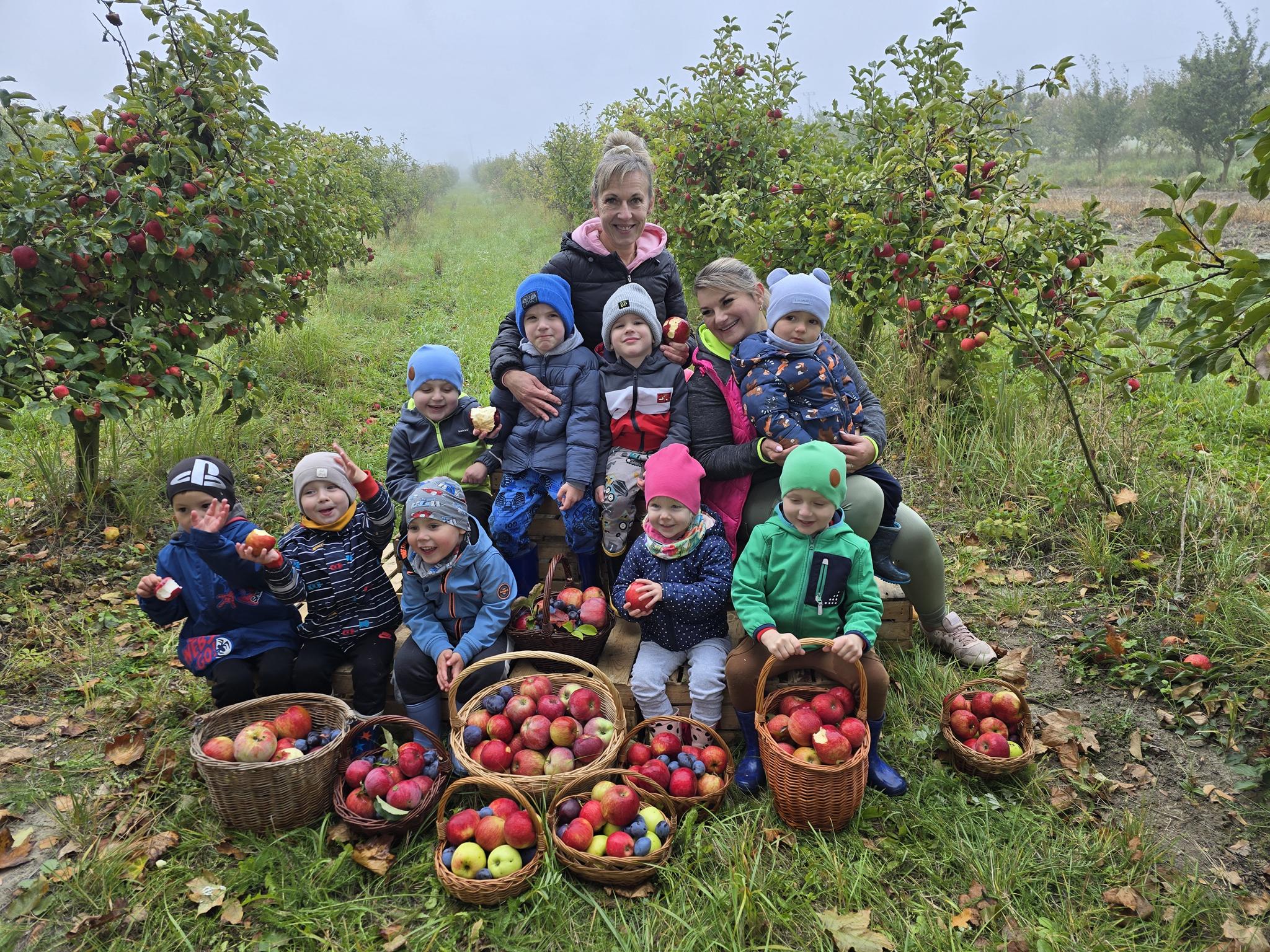 Zdjecie-grupowe-dzieci