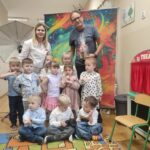 Zdjecie-grupowe-z-goscie