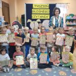 Zdjęcie grupowe z p. Mariolą