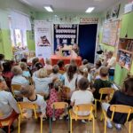 dzieci-sluchaja-teatrzyku