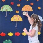 dziewczynka dopasowuje