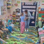 paani-Justyna-czyta-bajke