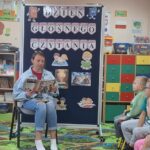 pani-Justyna-czyta-bajke