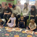 Dzieci liczą grzybki