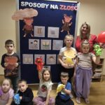 Dzieci-przy-tablicy-sposoby-na-zlosc