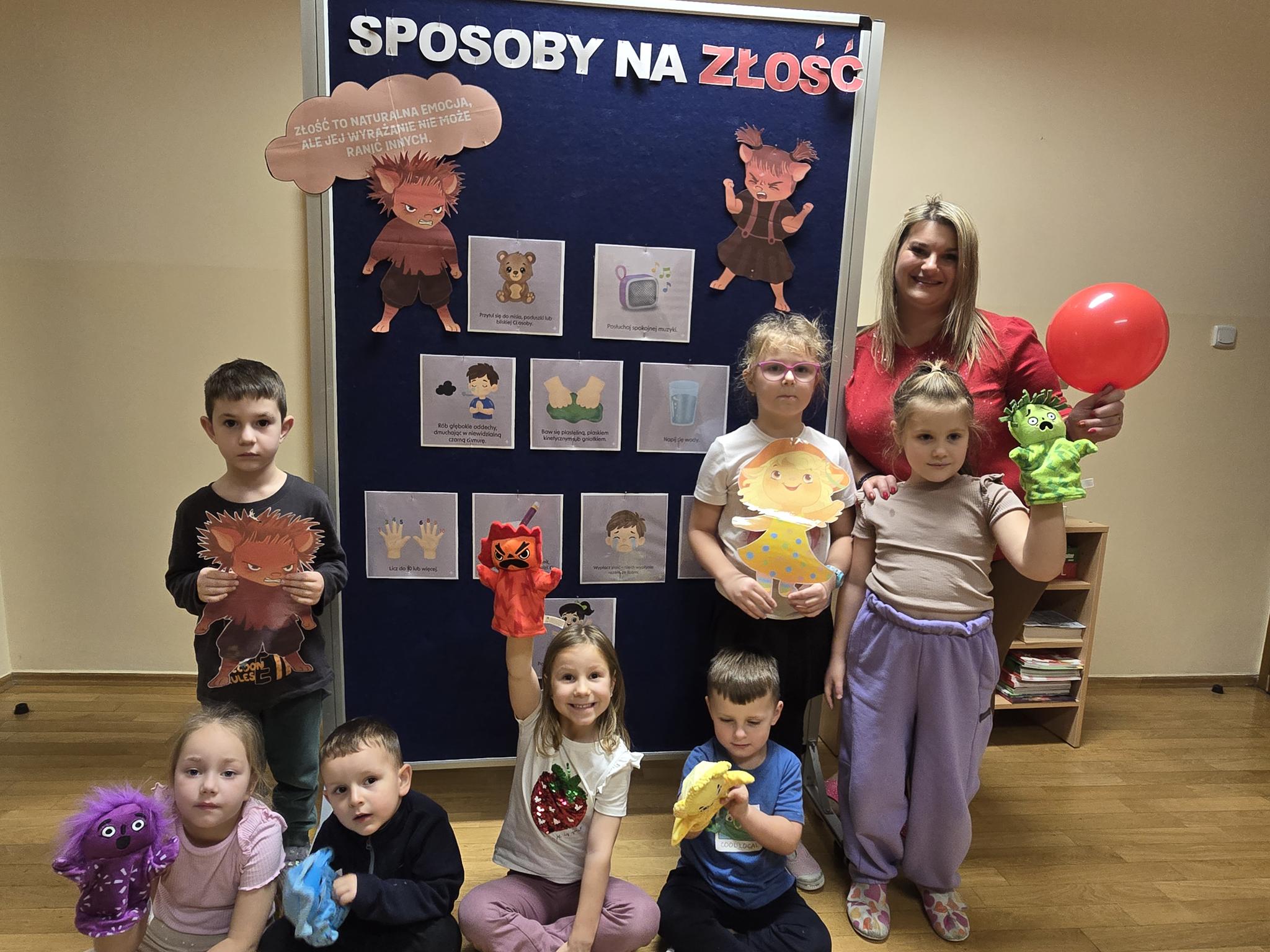 Dzieci-przy-tablicy-sposoby-na-zlosc