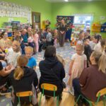 Dzieci witają rodziców