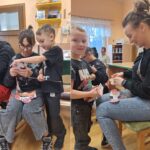 Grzybki- nawlekanie na sznurek