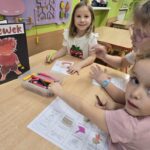 Praca-w-kartach-Gniewko