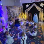 Dzieci-poruszaja-lancuchem