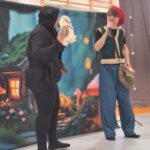 Grażynka Sowa rozmawia z przyjaciółmi