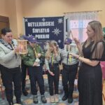 Nauczycielki odbierają światło